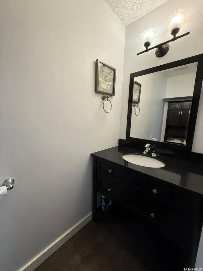 24 Frere Street Kindersley SK S0L 1S1