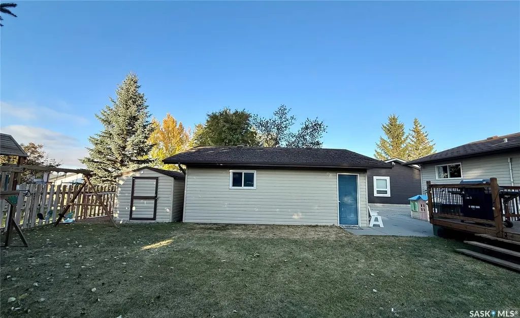 24 Frere Street Kindersley SK S0L 1S1