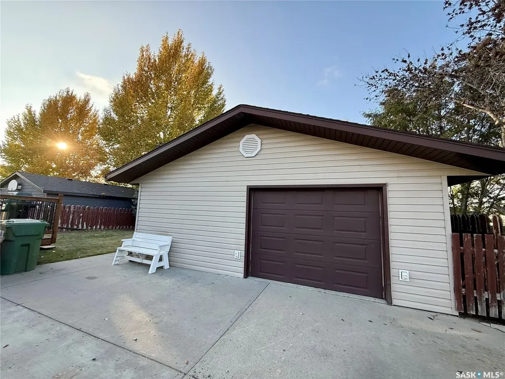 24 Frere Street Kindersley SK S0L 1S1