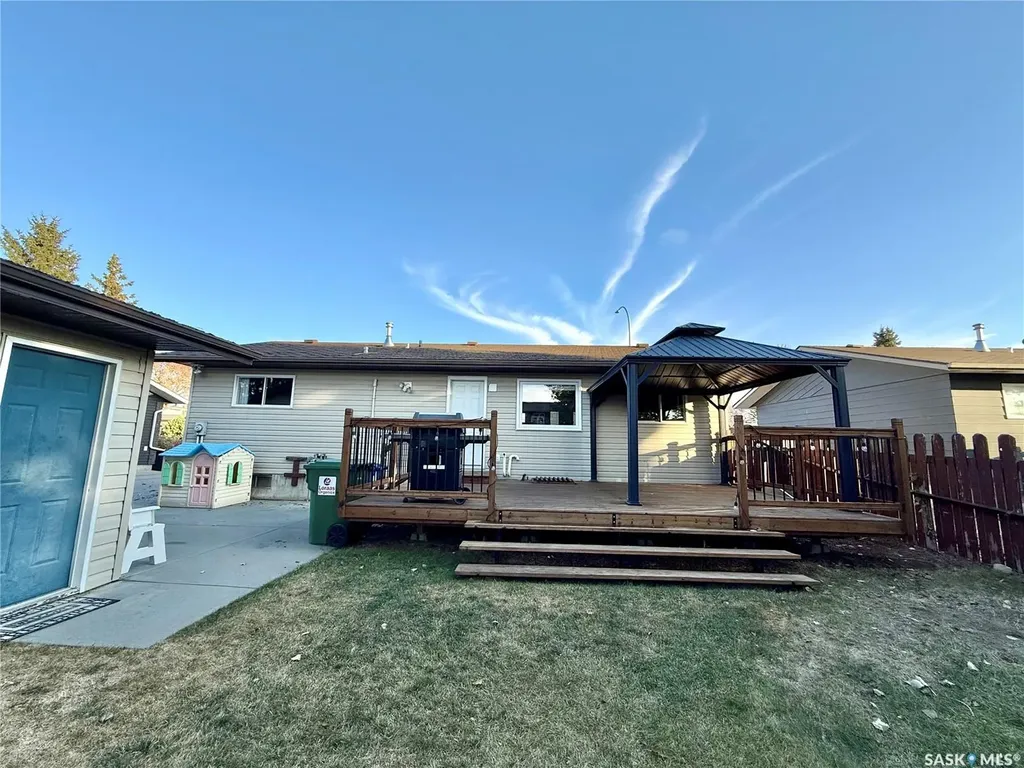 24 Frere Street Kindersley SK S0L 1S1