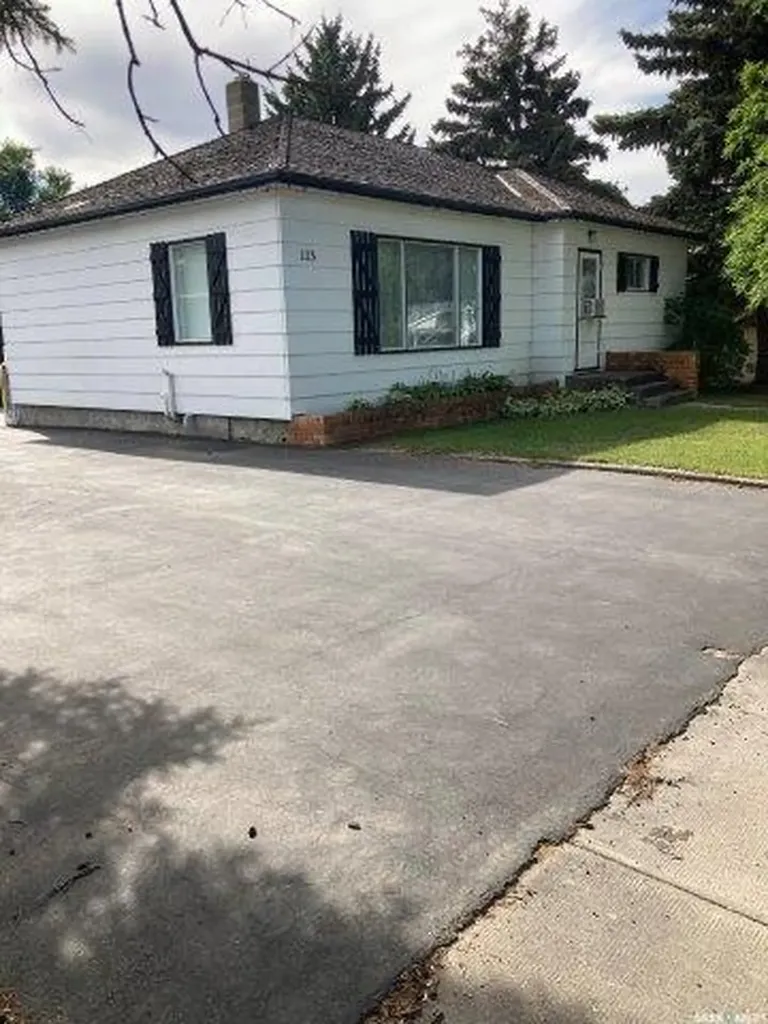 113 4th Avenue SW Ituna SK S0A 1N0