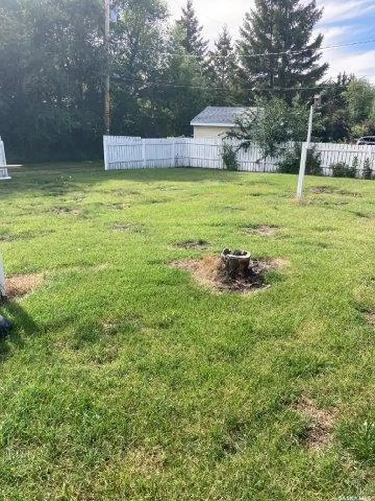 113 4th Avenue SW Ituna SK S0A 1N0