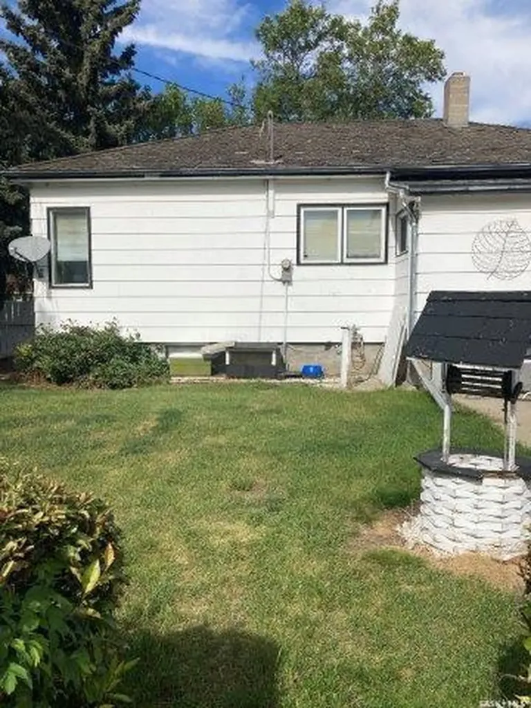 113 4th Avenue SW Ituna SK S0A 1N0
