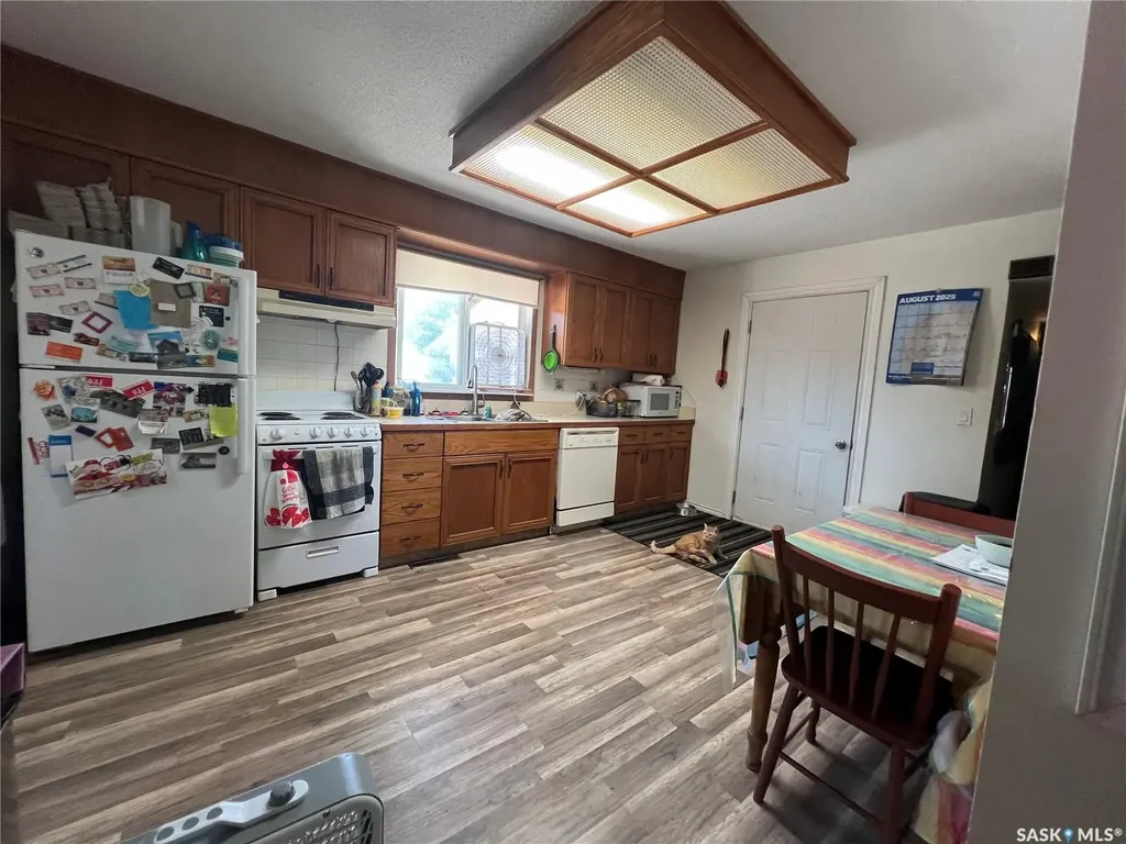 405 Sussex Avenue Esterhazy SK S0A 0X0