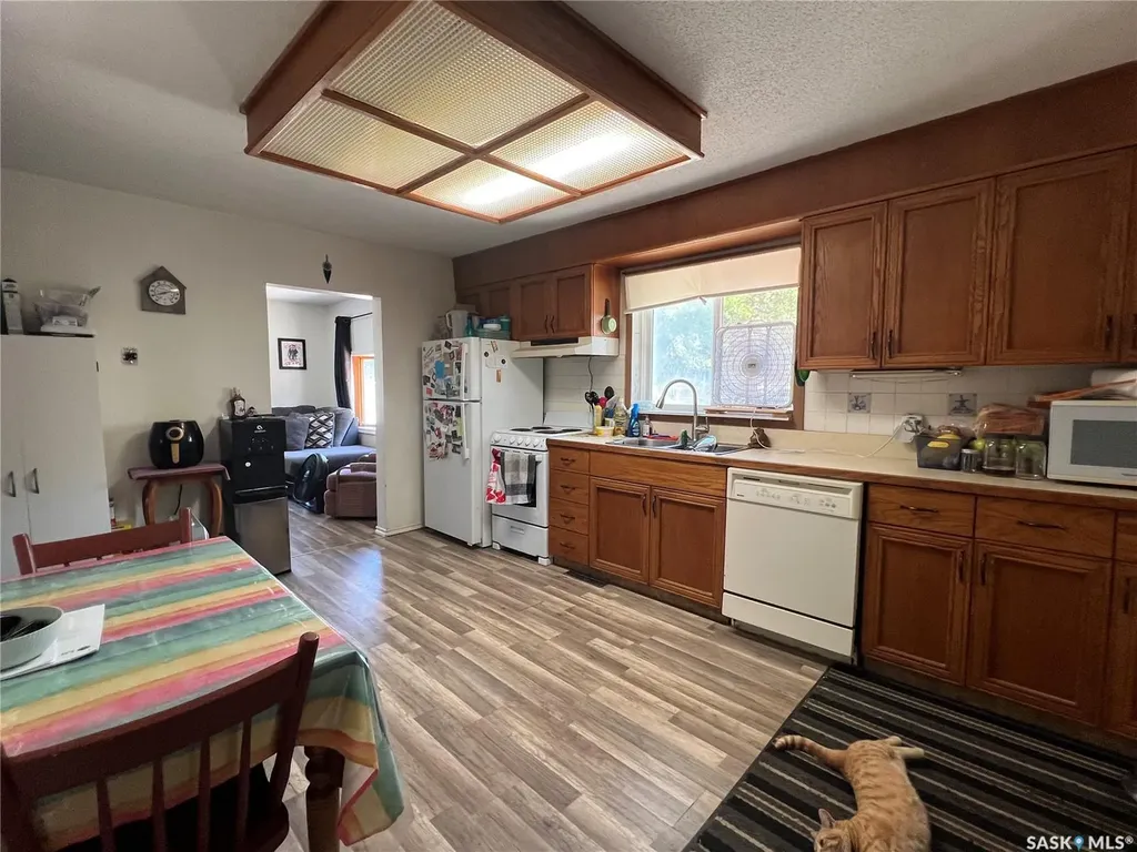 405 Sussex Avenue Esterhazy SK S0A 0X0