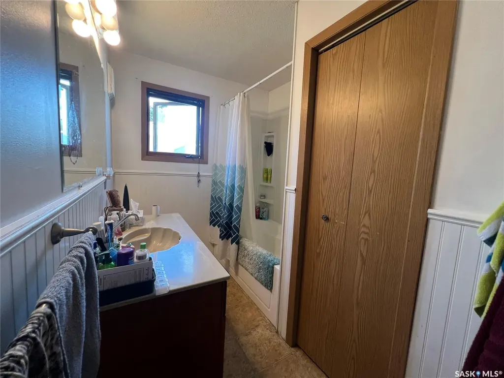 405 Sussex Avenue Esterhazy SK S0A 0X0