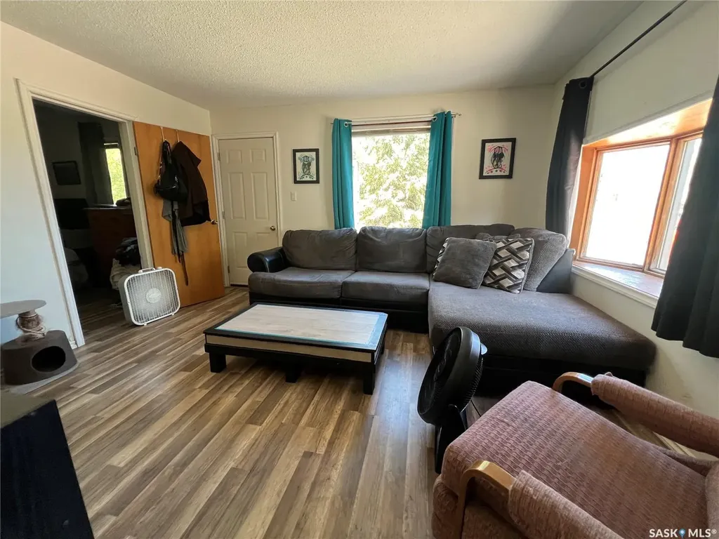 405 Sussex Avenue Esterhazy SK S0A 0X0