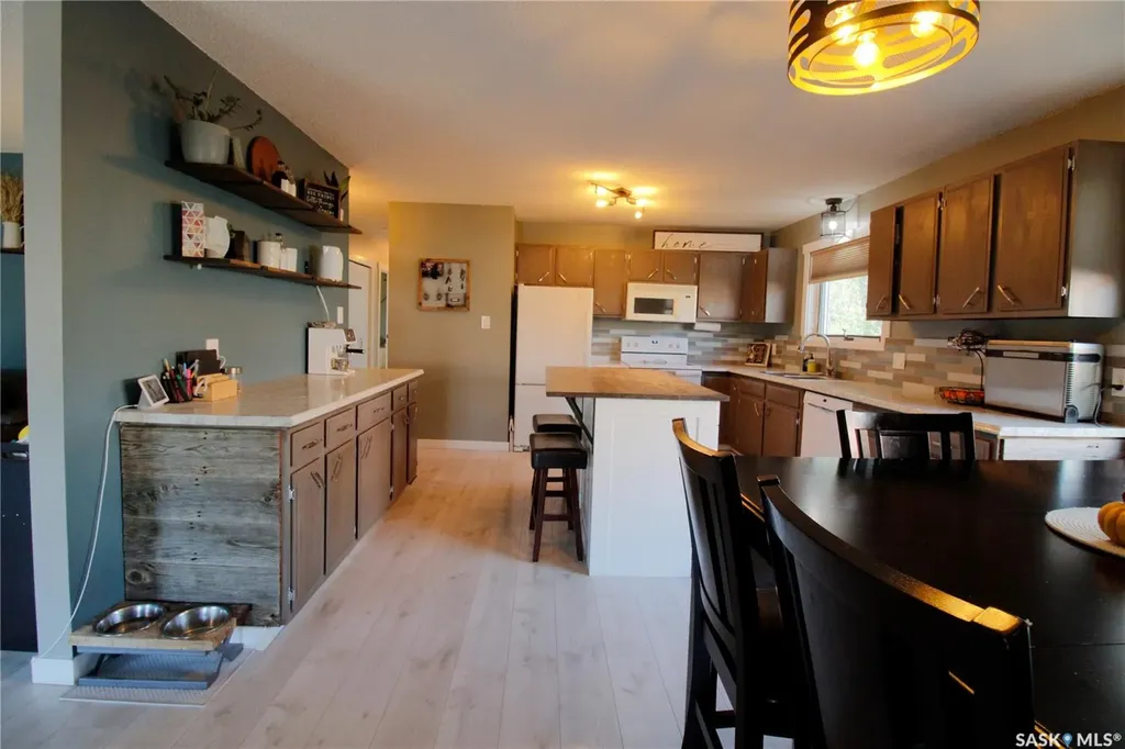 210 Park Place Kipling SK S0G 2S0