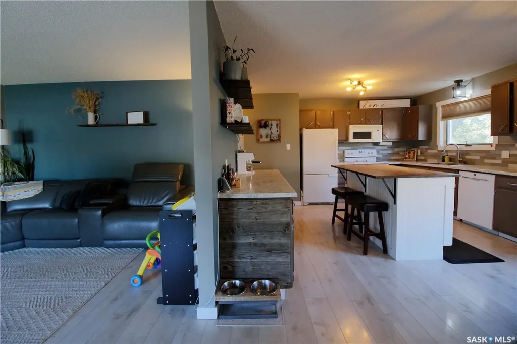 210 Park Place Kipling SK S0G 2S0