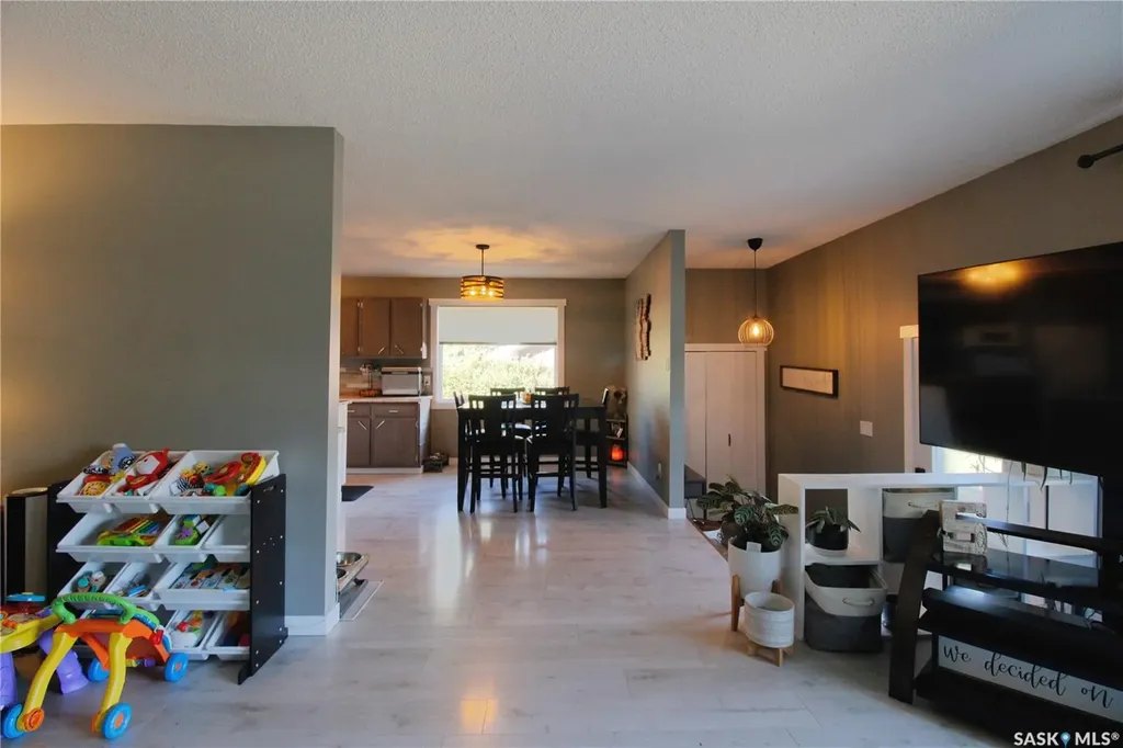 210 Park Place Kipling SK S0G 2S0