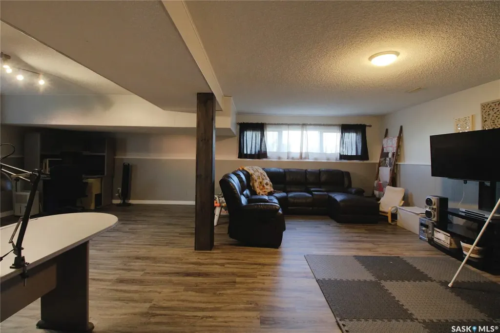 210 Park Place Kipling SK S0G 2S0