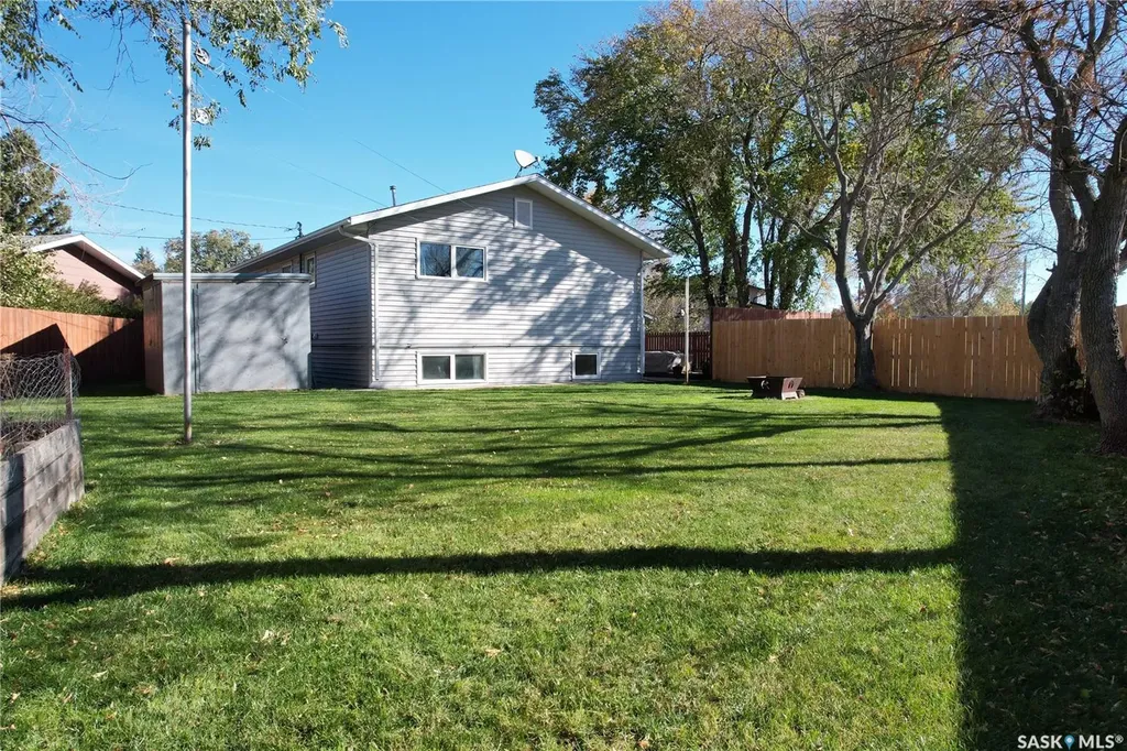 210 Park Place Kipling SK S0G 2S0