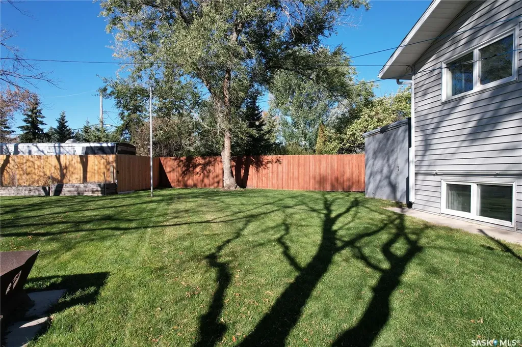 210 Park Place Kipling SK S0G 2S0