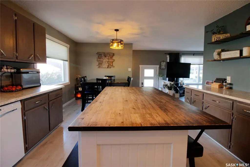 210 Park Place Kipling SK S0G 2S0