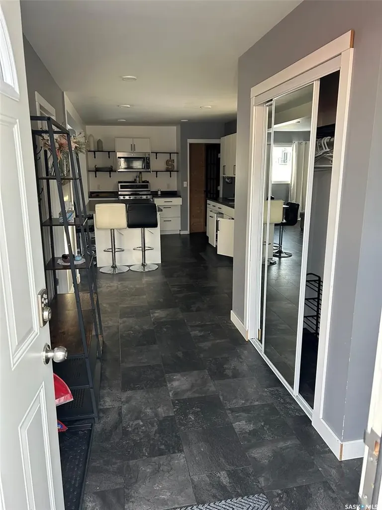 102 2nd Avenue N Lintlaw SK S0A 2H0