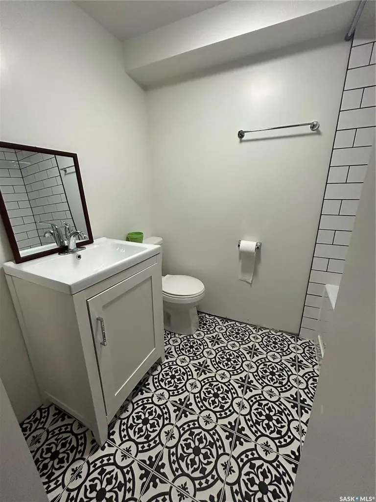 102 2nd Avenue N Lintlaw SK S0A 2H0