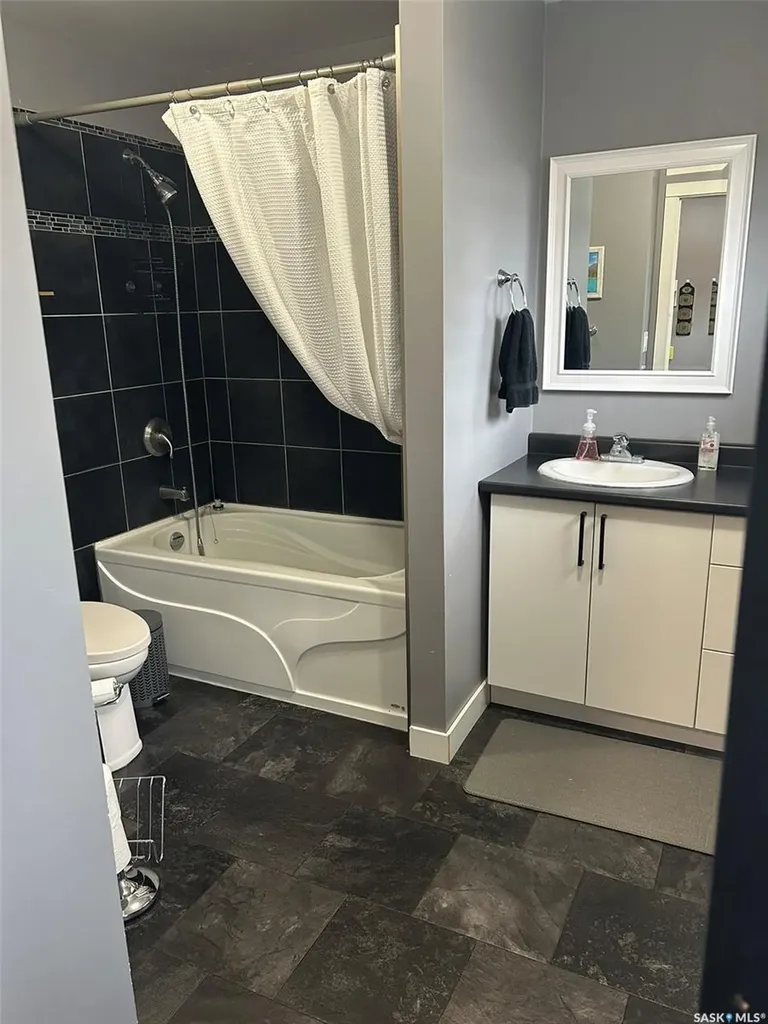 102 2nd Avenue N Lintlaw SK S0A 2H0