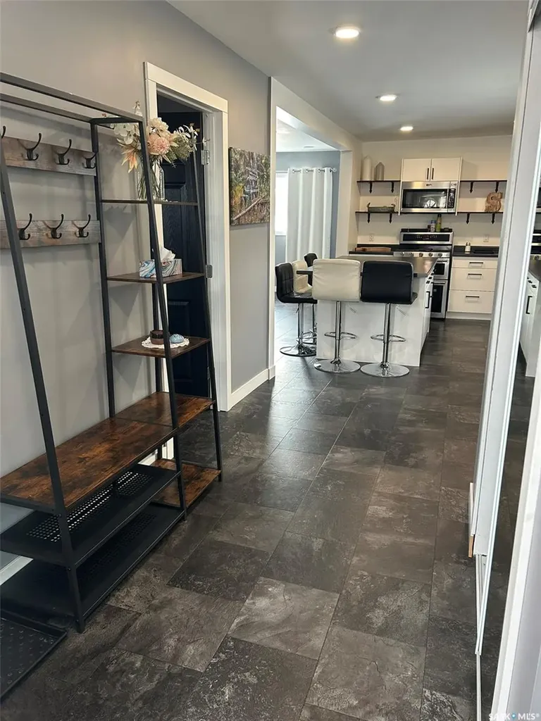 102 2nd Avenue N Lintlaw SK S0A 2H0