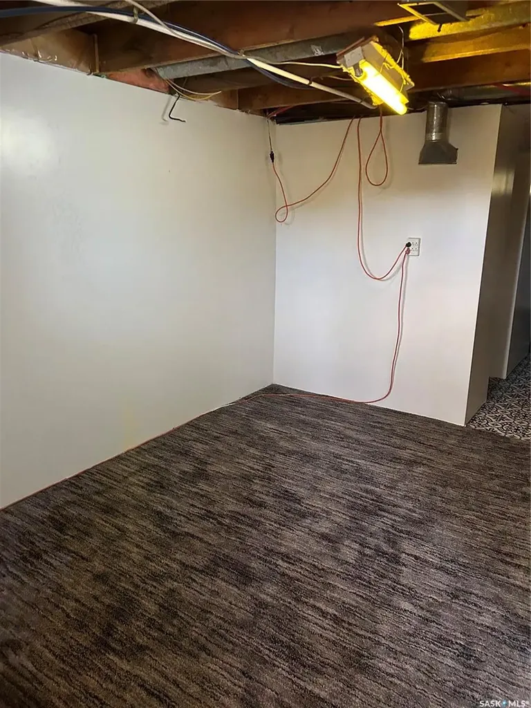 102 2nd Avenue N Lintlaw SK S0A 2H0