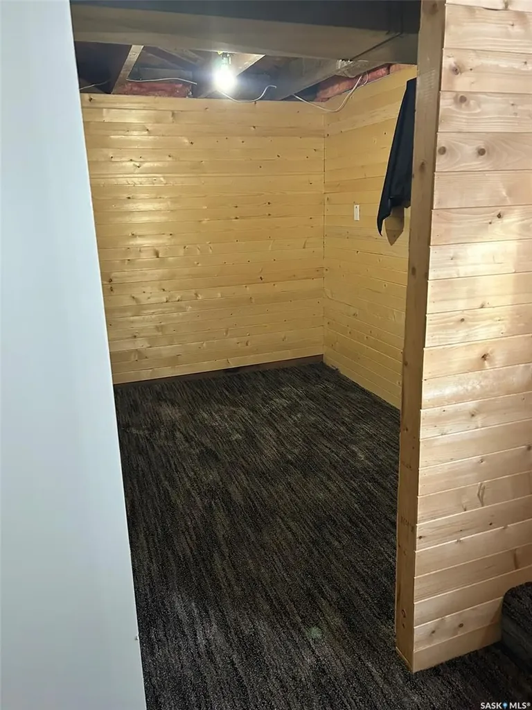 102 2nd Avenue N Lintlaw SK S0A 2H0