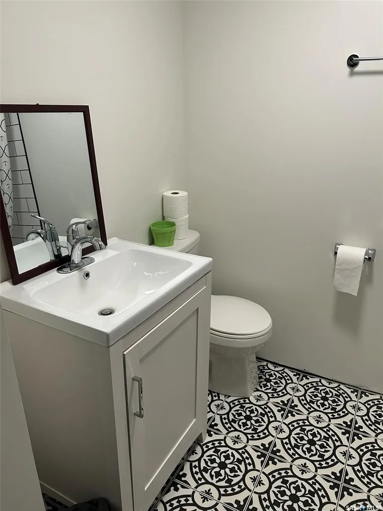 102 2nd Avenue N Lintlaw SK S0A 2H0