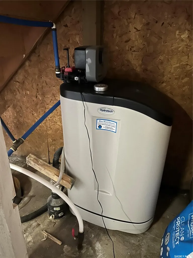 102 2nd Avenue N Lintlaw SK S0A 2H0