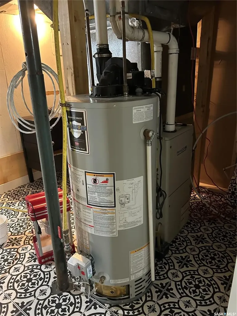 102 2nd Avenue N Lintlaw SK S0A 2H0