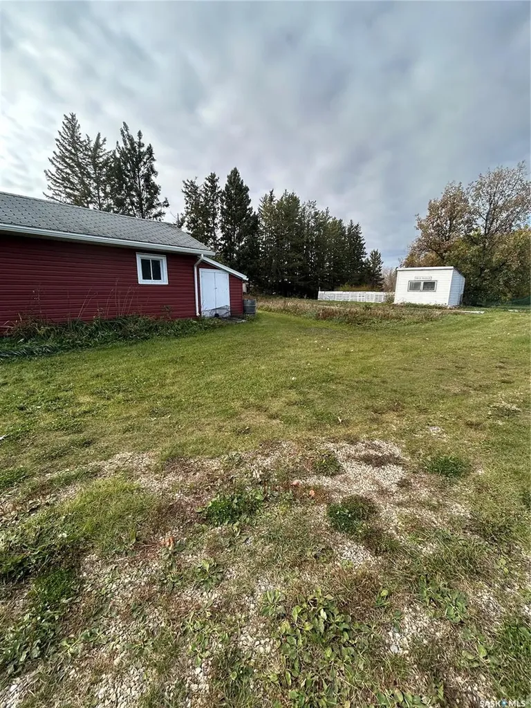 102 2nd Avenue N Lintlaw SK S0A 2H0