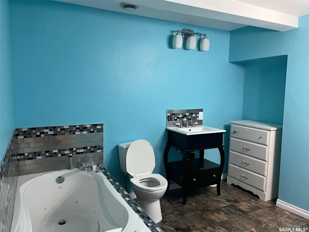 522 1st Street E Lafleche SK S0H 2K0