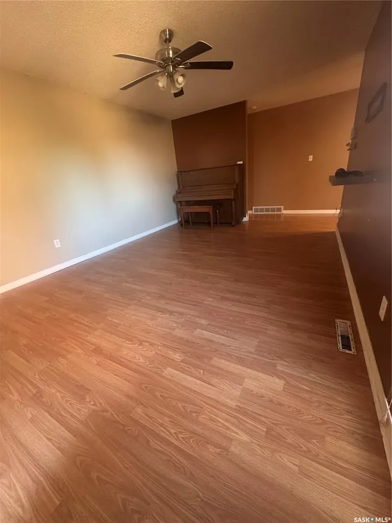 522 1st Street E Lafleche SK S0H 2K0