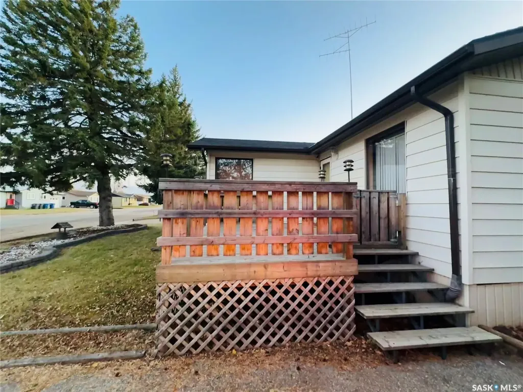 522 1st Street E Lafleche SK S0H 2K0