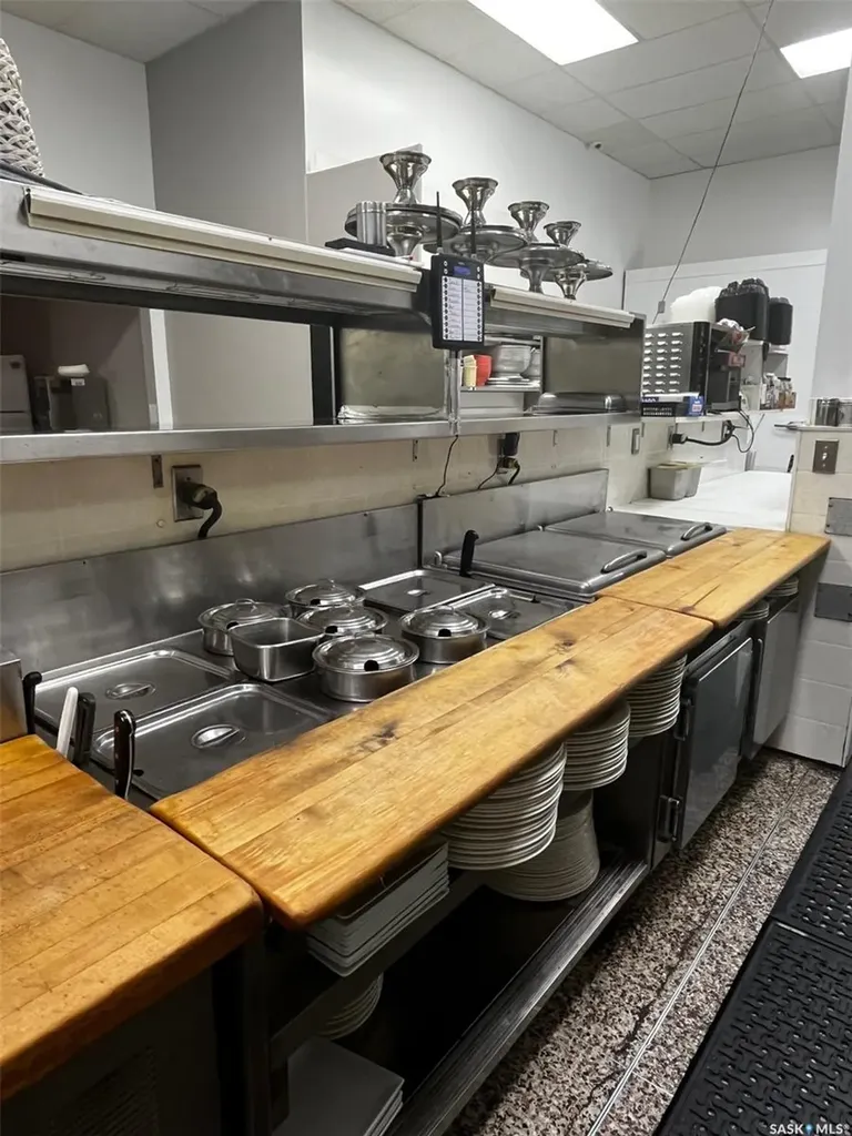 516 & 522 Broadway Street W Yorkton SK S3N 0P5