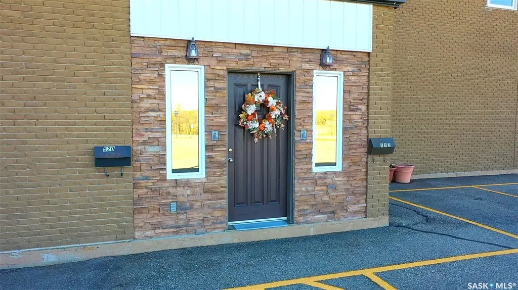 516 & 522 Broadway Street W Yorkton SK S3N 0P5