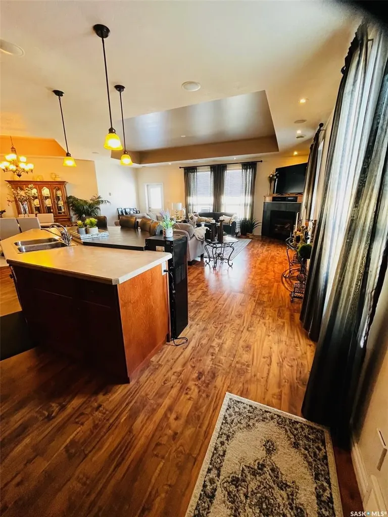 516 & 522 Broadway Street W Yorkton SK S3N 0P5