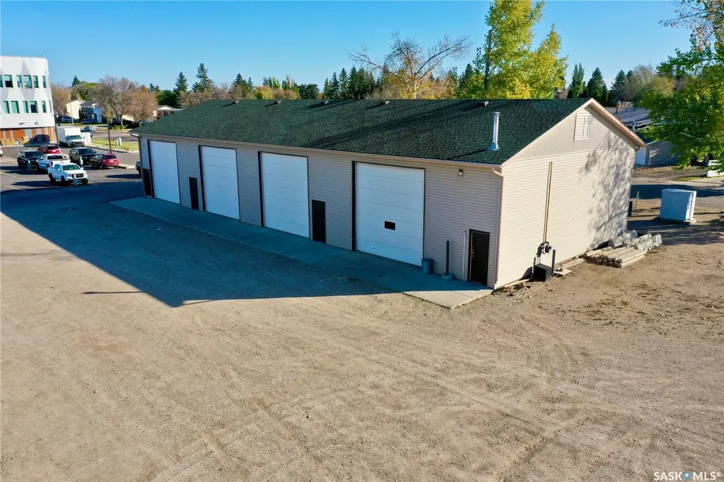 516 & 522 Broadway Street W Yorkton SK S3N 0P5