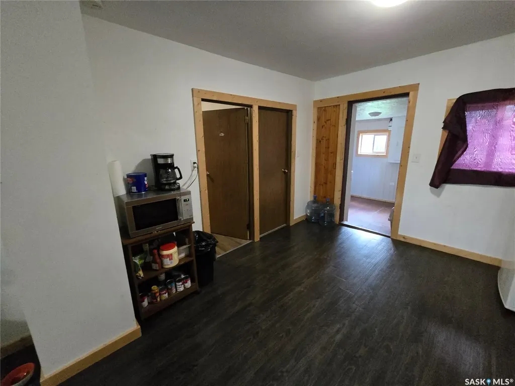 49 Newcombe Street Manor SK S0C 1R0