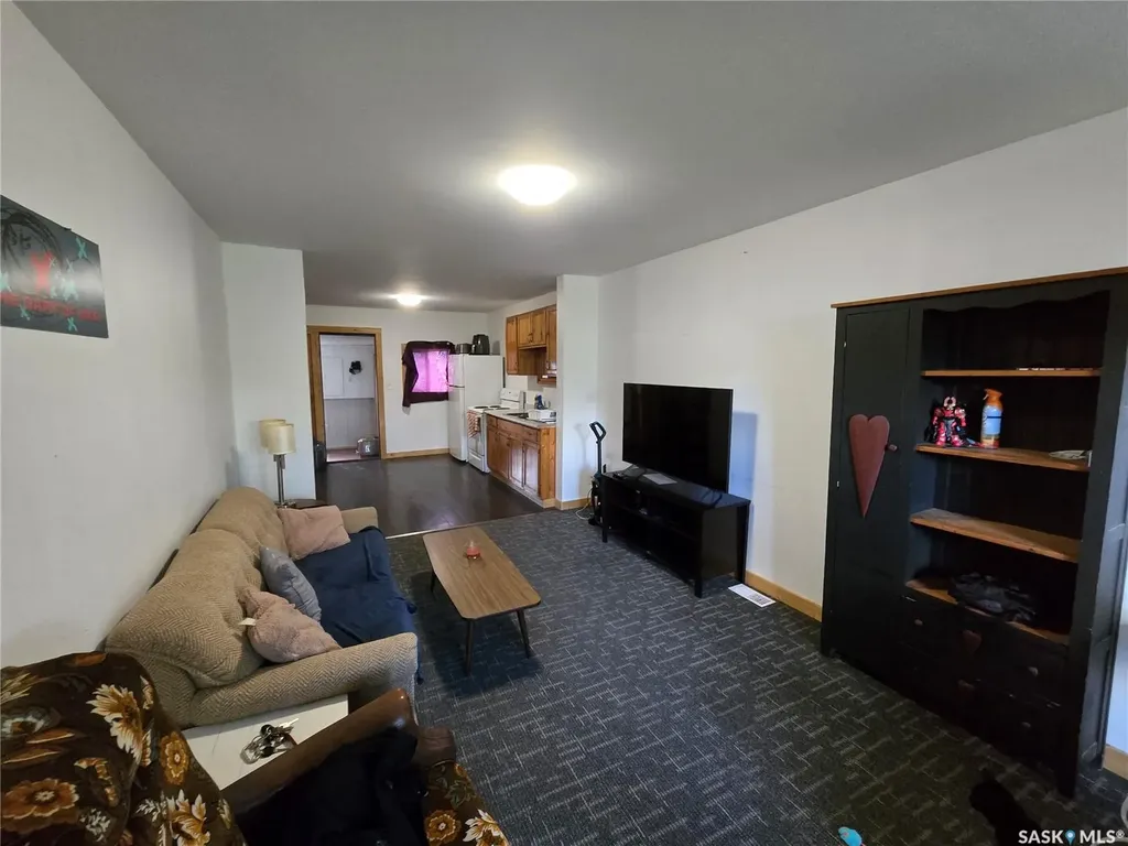 49 Newcombe Street Manor SK S0C 1R0