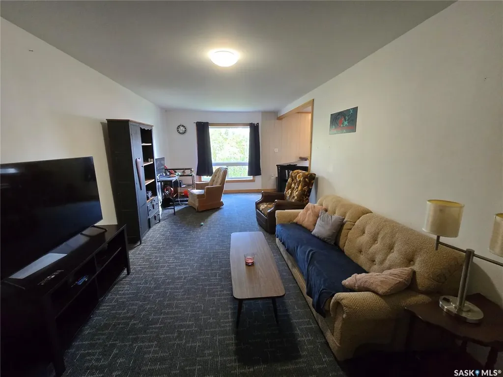 49 Newcombe Street Manor SK S0C 1R0