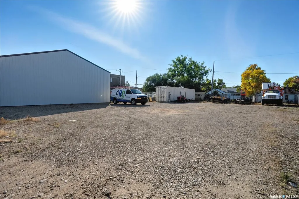 110 6th Avenue NW Gravelbourg SK S0H 1X0