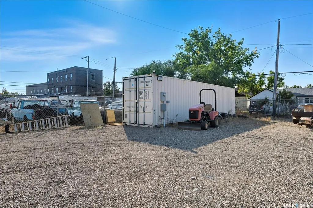 110 6th Avenue NW Gravelbourg SK S0H 1X0