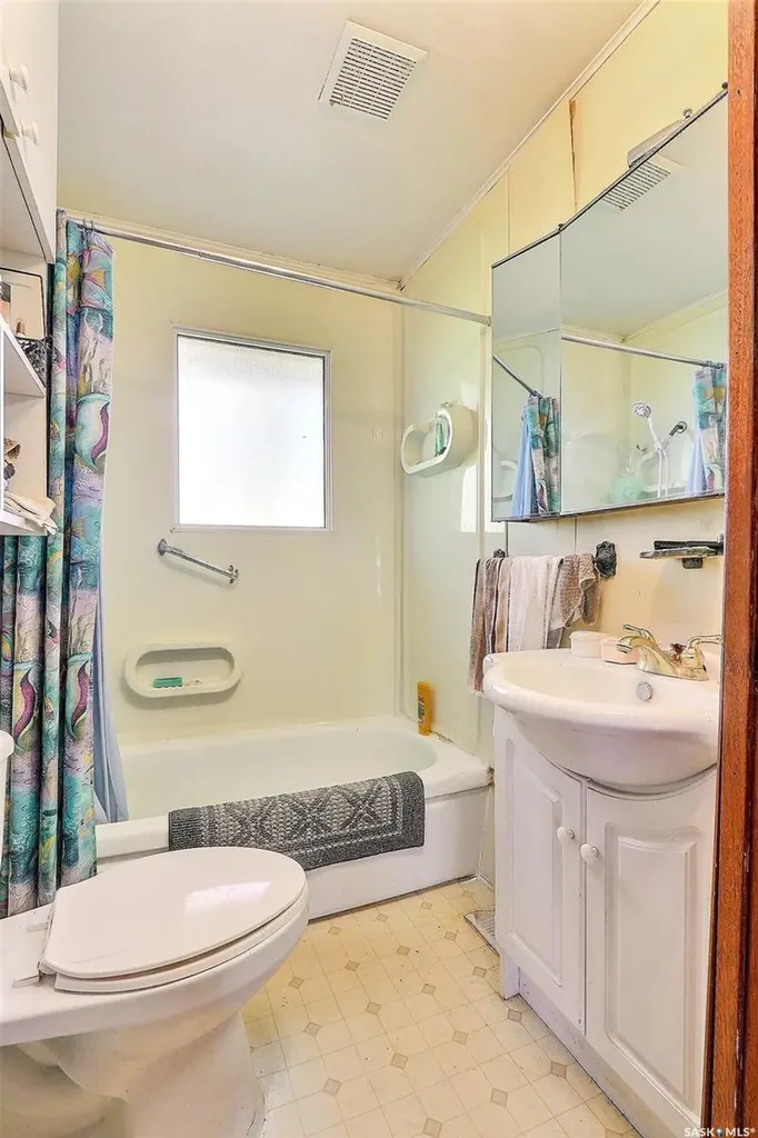 258 Pine Street Buckland Rm No. 491 SK S6V 5R3