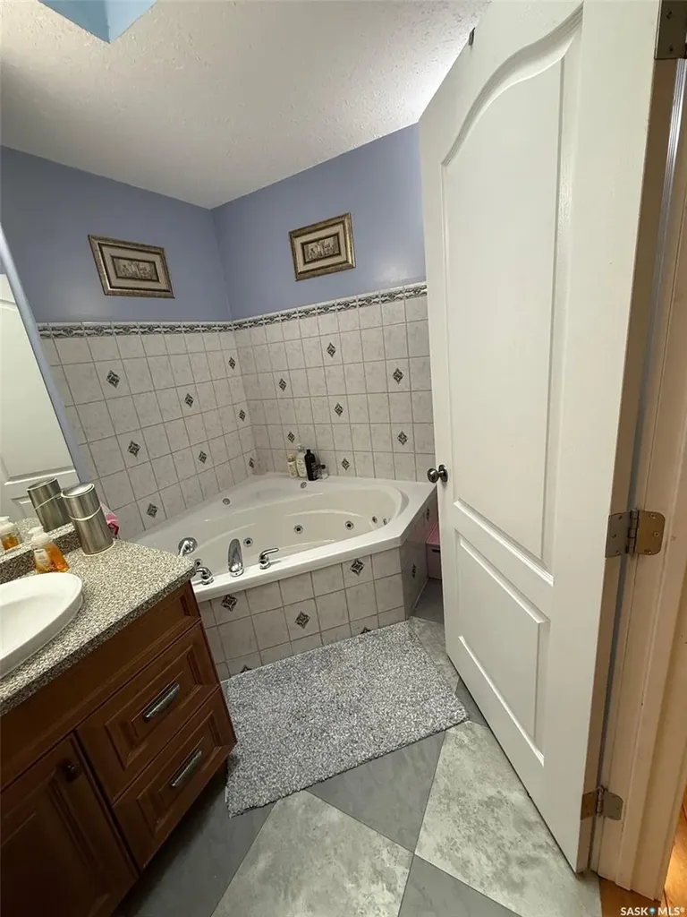 121 18th Street W Battleford SK S0M 0E0