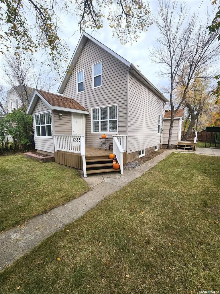 1233 2nd Street Estevan SK S4A 0M1
