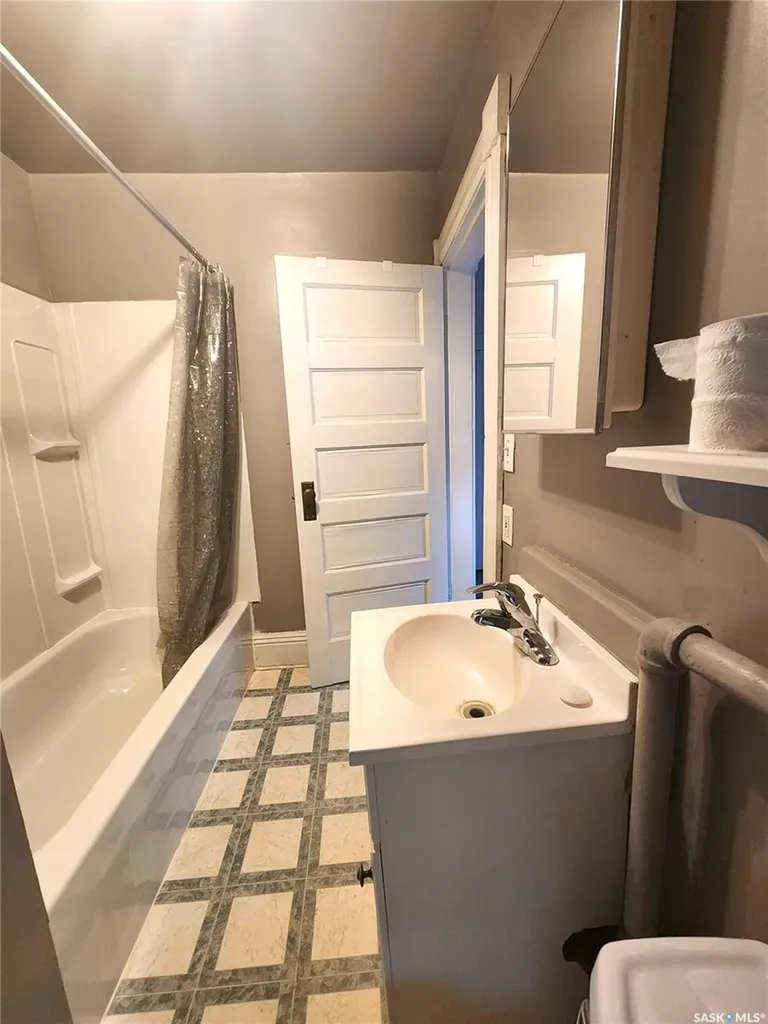 1233 2nd Street Estevan SK S4A 0M1