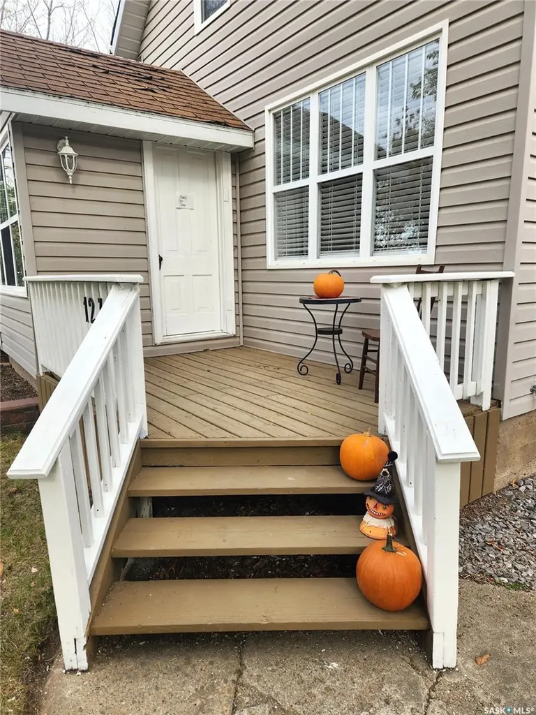 1233 2nd Street Estevan SK S4A 0M1