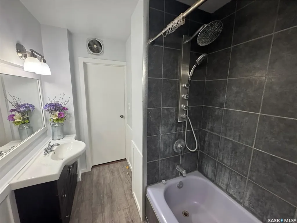 307 6th Avenue E Biggar SK S0K 0M0