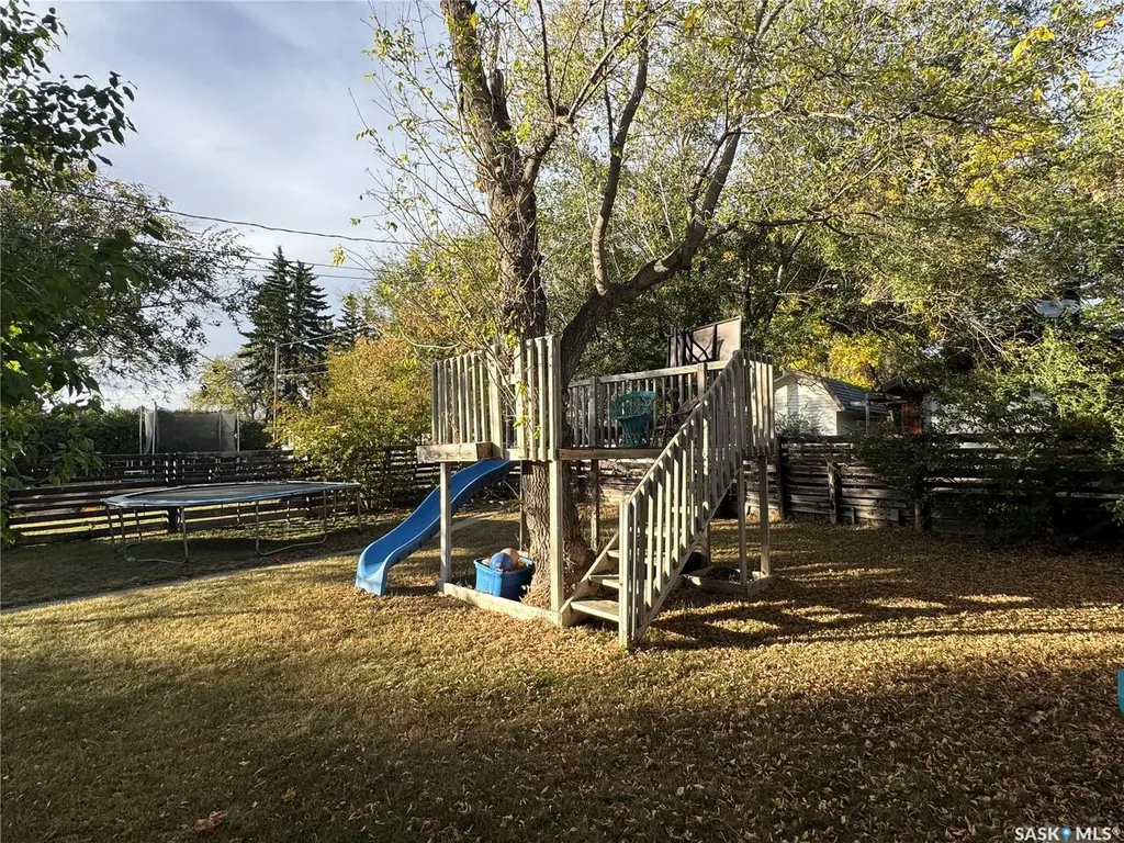 307 6th Avenue E Biggar SK S0K 0M0