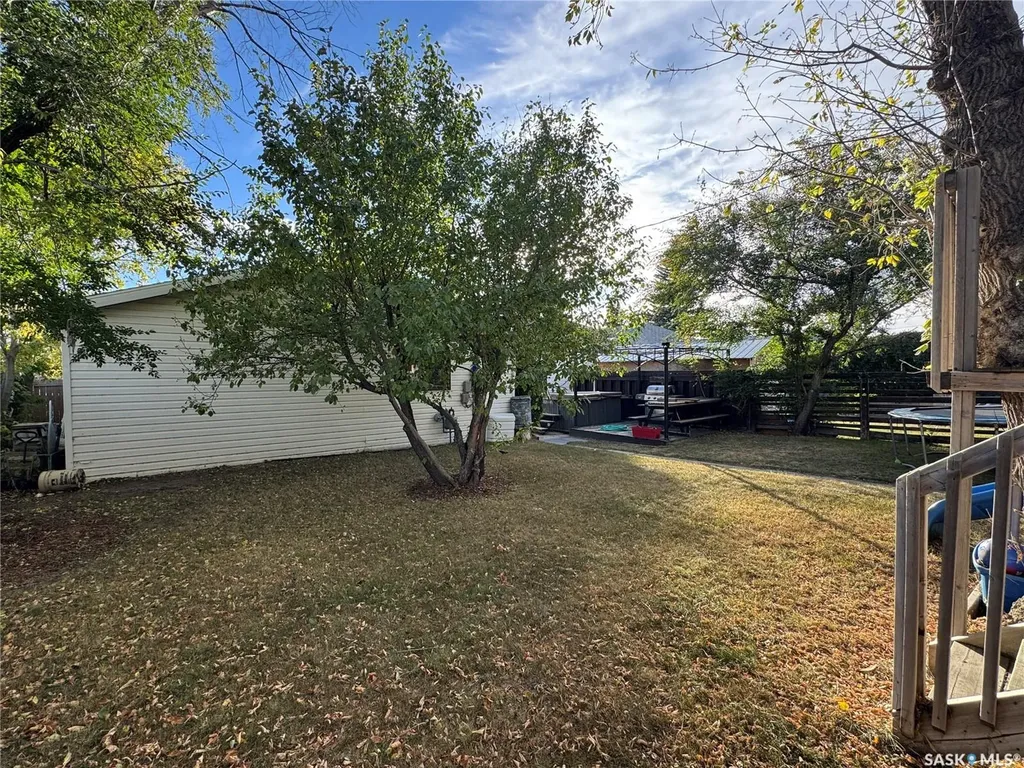 307 6th Avenue E Biggar SK S0K 0M0