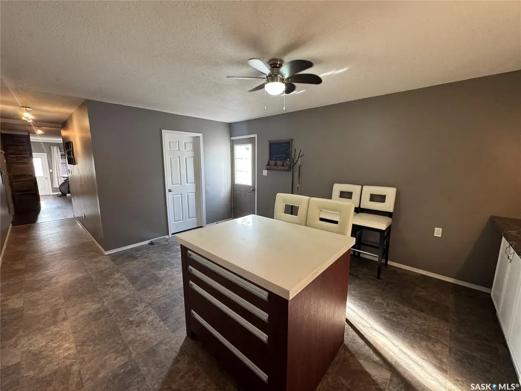 307 6th Avenue E Biggar SK S0K 0M0