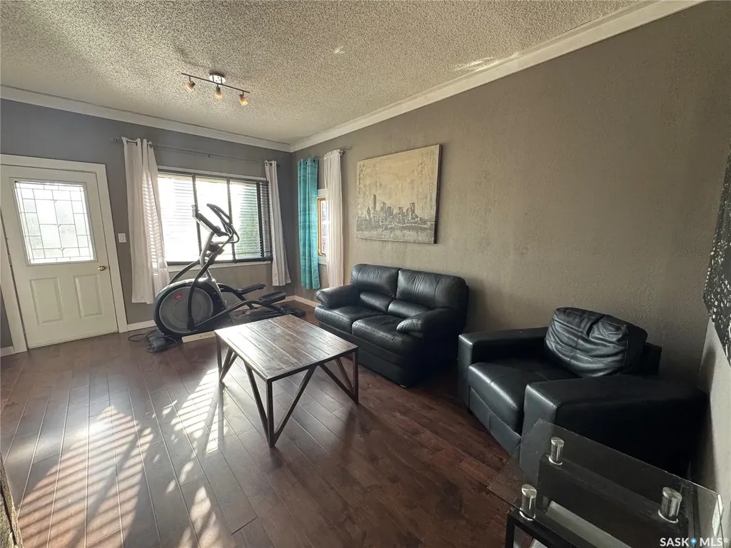 307 6th Avenue E Biggar SK S0K 0M0